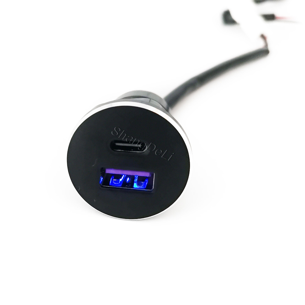 Caricatore USB Doppio per Auto - Usb C Hub recensione e prezzo