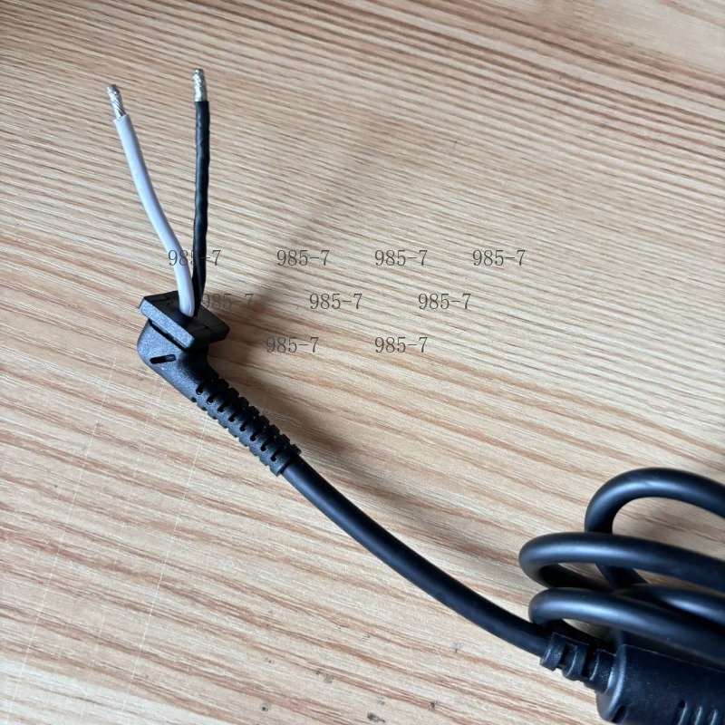 Caricabatterie per Laptop 330W - Laptop Charger recensione e prezzo