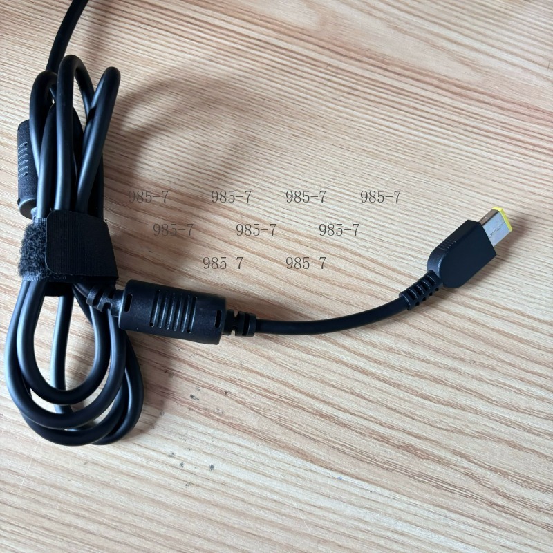 Caricabatterie per Laptop 330W - Laptop Charger recensione e prezzo
